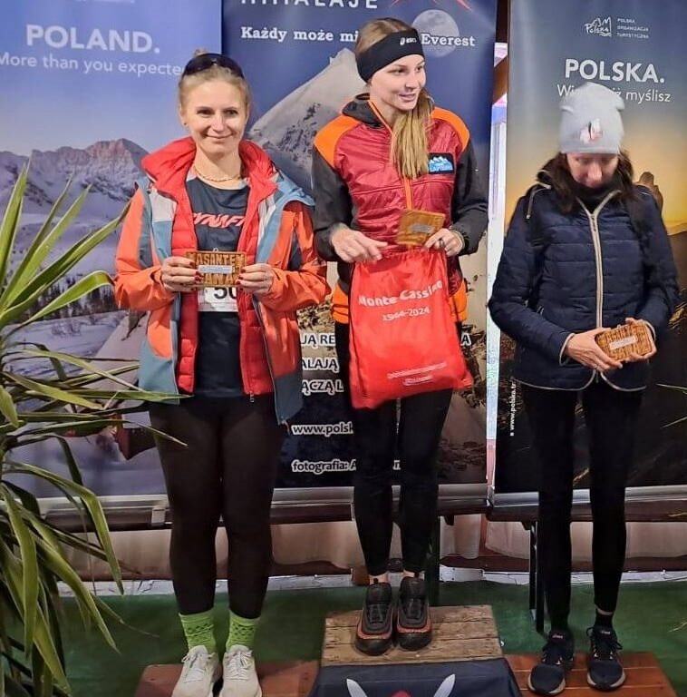 podium hakuna